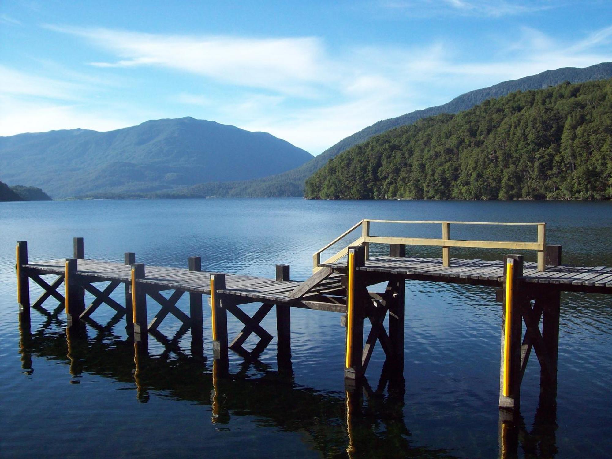 Apart Hotel Robles Del Sur San Martin de los Andes Exterior photo