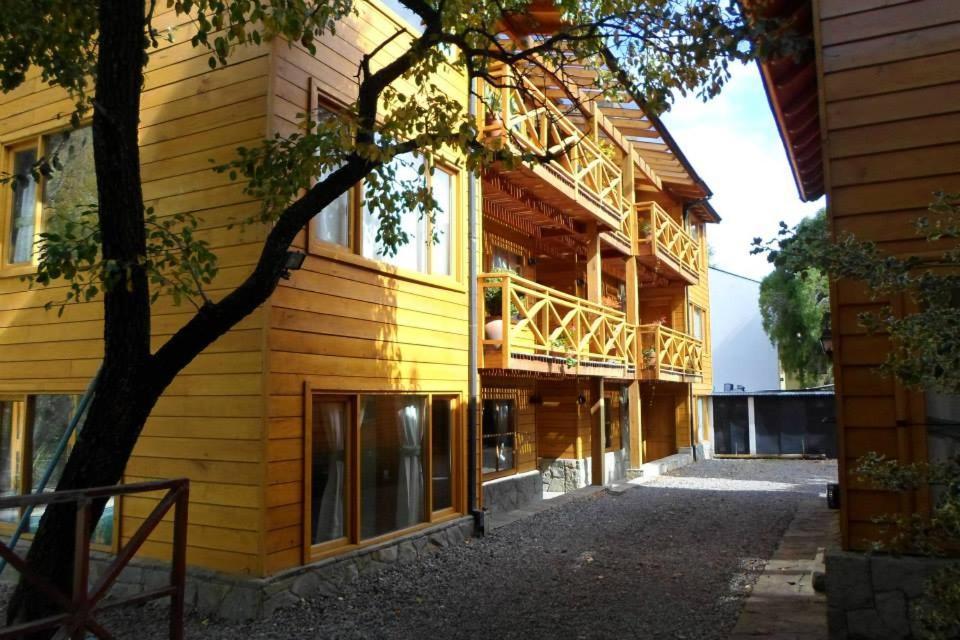 Apart Hotel Robles Del Sur San Martin de los Andes Exterior photo
