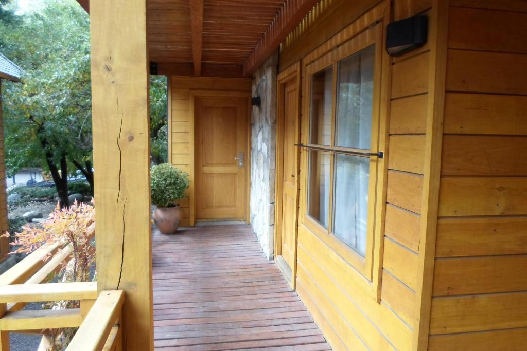 Apart Hotel Robles Del Sur San Martin de los Andes Exterior photo