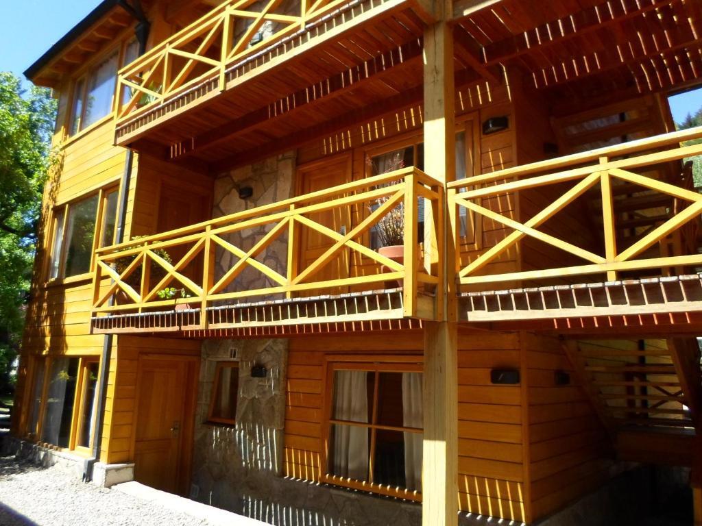 Apart Hotel Robles Del Sur San Martin de los Andes Exterior photo